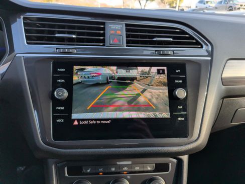 Used 2024 Volkswagen Tiguan Wolfsburg Edition w/ Panoramic Sunroof Package image 17