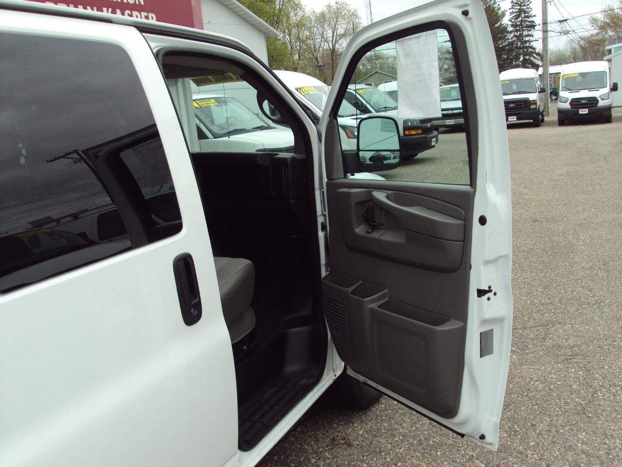 Used 2013 Chevrolet Express 1500 AWD image 12