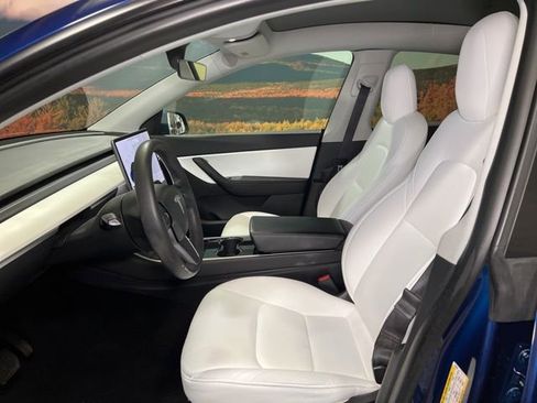 Used 2021 Tesla Model Y Long Range image 17