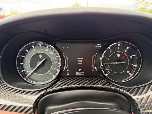 Used 2023 Maserati Quattroporte Modena Q4 AWD/4WD image 38