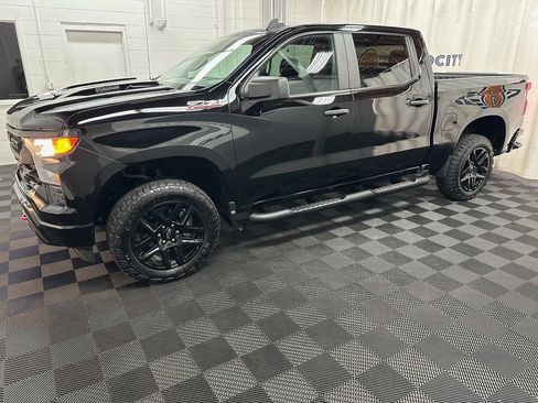 Used 2025 Chevrolet Silverado 1500 Custom Trail Boss AWD/4WD image 5