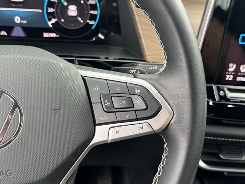 Certified 2024 Volkswagen Atlas SE FWD image 19