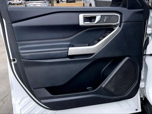 Used 2020 Ford Explorer XLT w/ Equipment Group 202A image 21