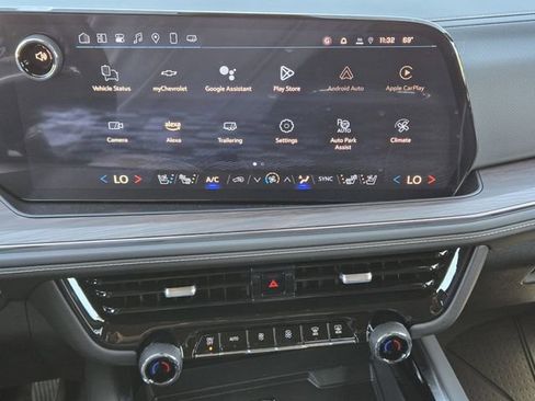 New 2025 Chevrolet Suburban Premier w/ Sun And Tow Package AWD/4WD image 12