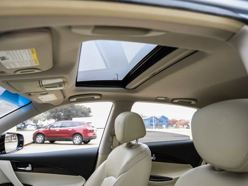 Used 2017 INFINITI QX50 w/ Premium Plus Package image 5