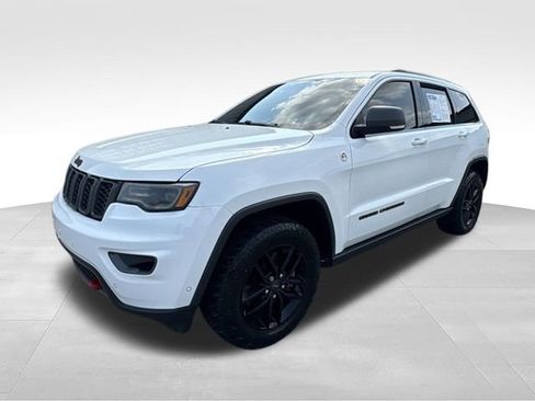 Used 2017 Jeep Grand Cherokee Trailhawk w/ Trailhawk Luxury Group AWD/4WD image 3