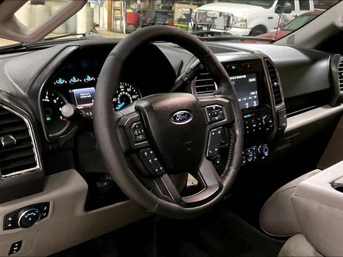 Used 2016 Ford F150 XLT w/ Equipment Group 302A Luxury AWD/4WD image 13