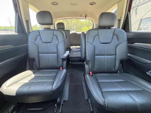 Used 2022 Kia Telluride EX w/ EX Premium Package FWD image 17