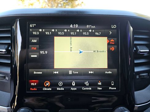 Used 2019 RAM 1500 Big Horn AWD/4WD image 12