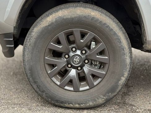 Used 2023 Toyota Tacoma SR5 w/ Technology Package AWD/4WD image 9