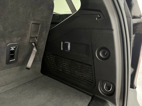 Used 2025 Chevrolet Tahoe LT image 37