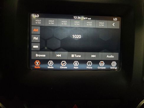 Used 2019 Jeep Cherokee Latitude Plus w/ Comfort/Convenience Group image 25