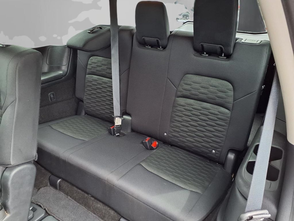 Used 2025 Nissan Pathfinder SV AWD/4WD image 25
