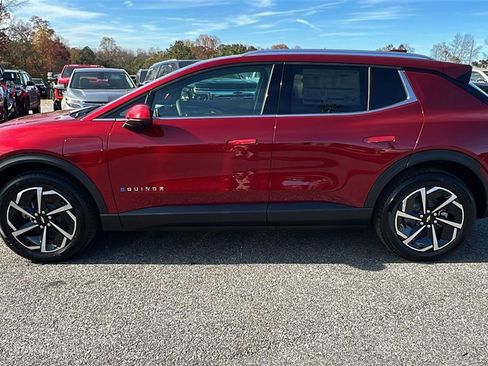 New 2026 Chevrolet Equinox EV LT image 8