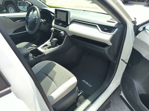 Used 2024 Toyota RAV4 XLE w/ Convenience Package FWD image 36