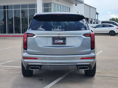 Used 2025 Cadillac XT6 Premium Luxury w/ Technology Package FWD image 6