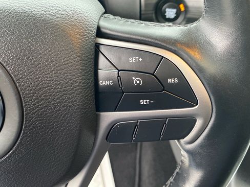 Used 2021 Jeep Grand Cherokee Limited AWD/4WD image 18