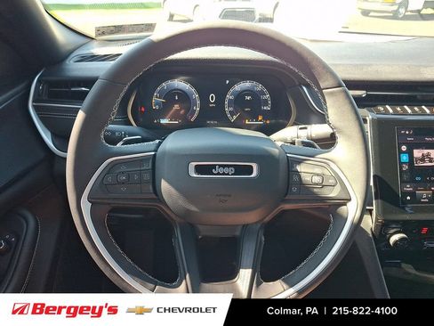 Used 2024 Jeep Grand Cherokee Altitude AWD/4WD image 21