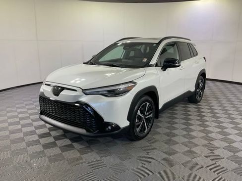 Used 2025 Toyota Corolla Cross AWD Hybrid w/ Convenience Package image 5