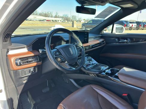 Used 2022 Lincoln Nautilus Reserve image 13