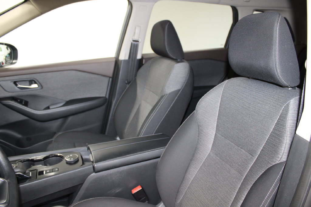 Used 2023 Nissan Rogue SV AWD/4WD image 13