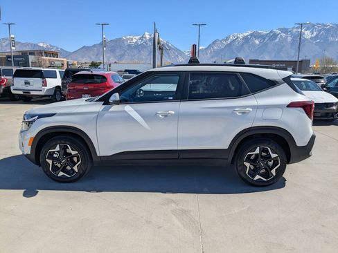 Certified 2025 Kia Seltos S image 2