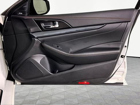 Used 2019 Nissan Maxima SR w/ Premium Package FWD image 28