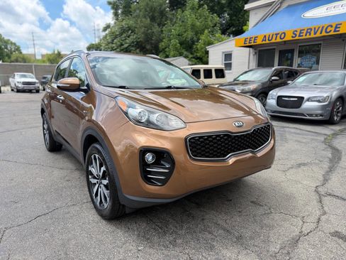 Used 2019 Kia Sportage EX AWD/4WD image 2