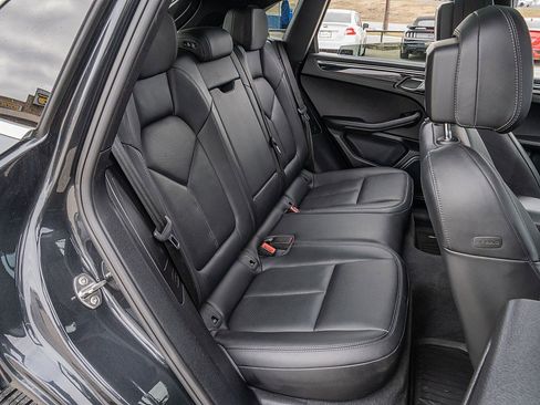 Used 2020 Porsche Macan S image 22