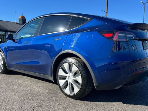 Used 2021 Tesla Model Y Long Range image 2