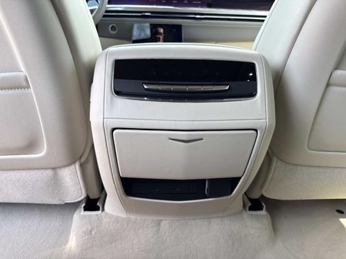 New 2026 Cadillac Escalade ESV Platinum Sport w/ LPO, Floor Liner Package AWD/4WD image 16