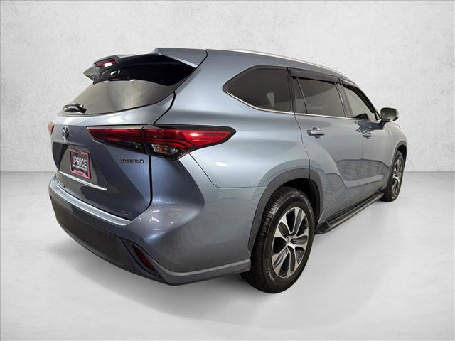 Used 2022 Toyota Highlander XLE FWD image 4