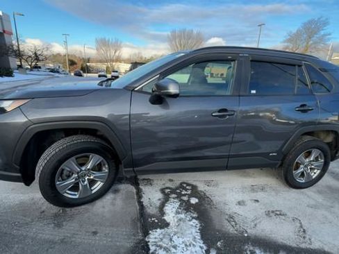 Certified 2022 Toyota RAV4 XLE image 6