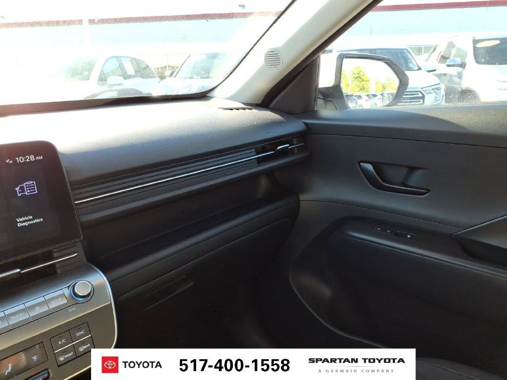Used 2024 Hyundai Kona SEL AWD/4WD image 24