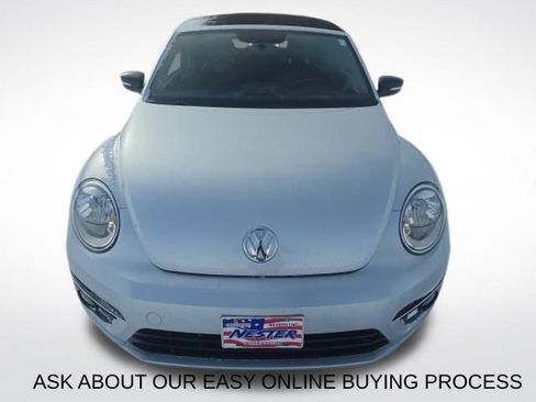 Used 2013 Volkswagen Beetle 2.0T image 9