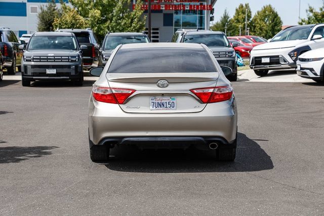 Used 2017 Toyota Camry SE FWD image 4