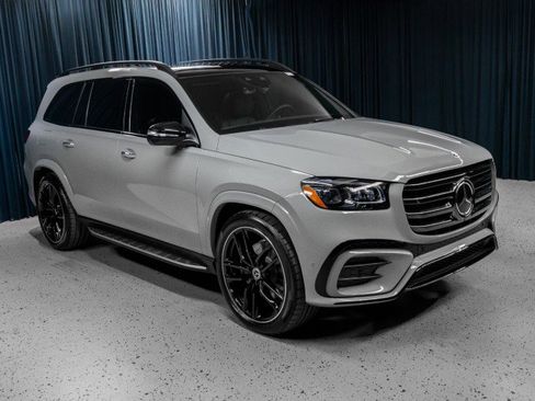 New 2026 Mercedes-Benz GLS 580 4MATIC image 3