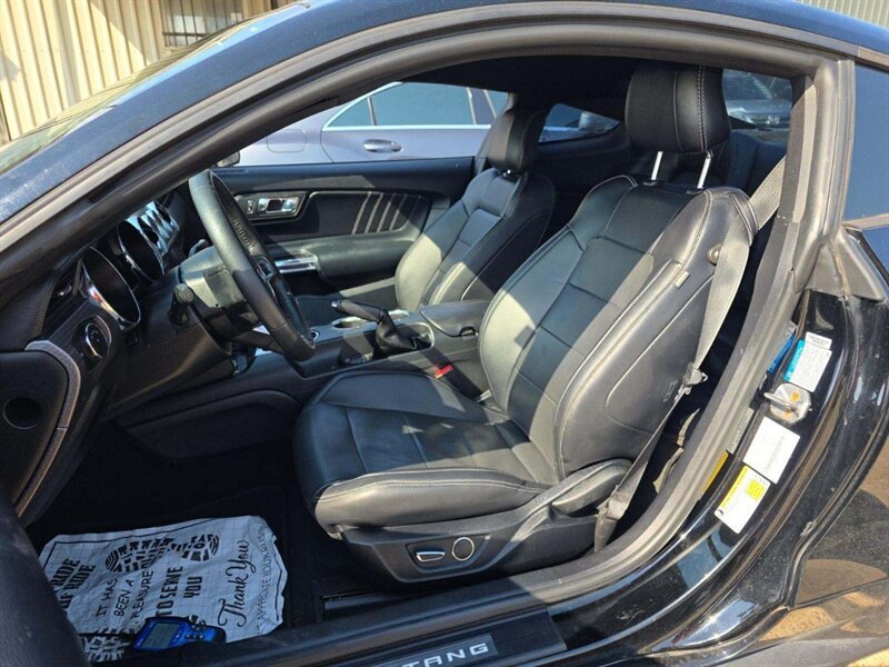 Used 2017 Ford Mustang GT Premium w/ GT Performance Package RWD image 5