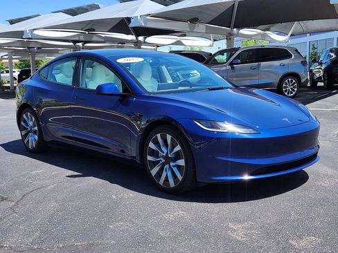 Used 2025 Tesla Model 3 Long Range AWD/4WD image 4