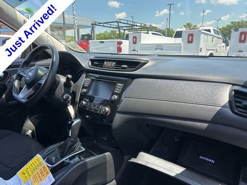 Used 2018 Nissan Rogue S FWD image 30