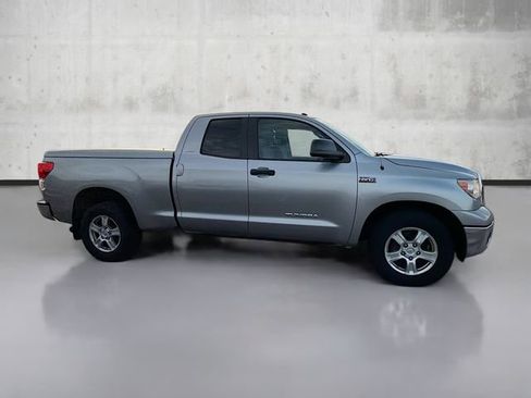 Used 2011 Toyota Tundra 4x4 Double Cab image 4