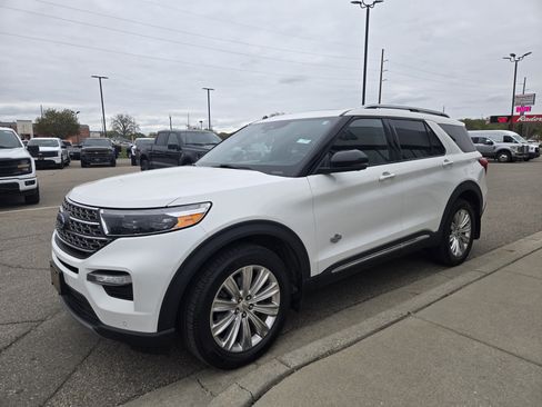 Certified 2022 Ford Explorer King Ranch w/ Class IV Trailer Tow Package AWD/4WD image 3