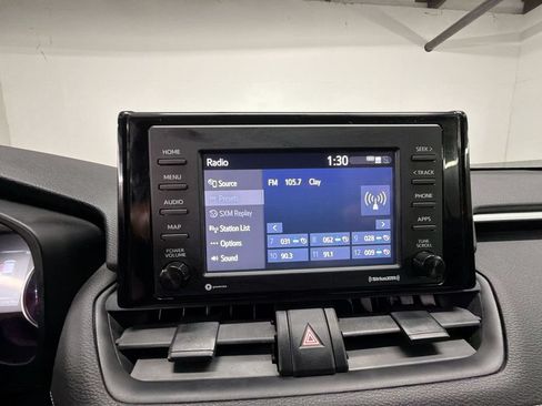 Used 2020 Toyota RAV4 LE FWD image 13