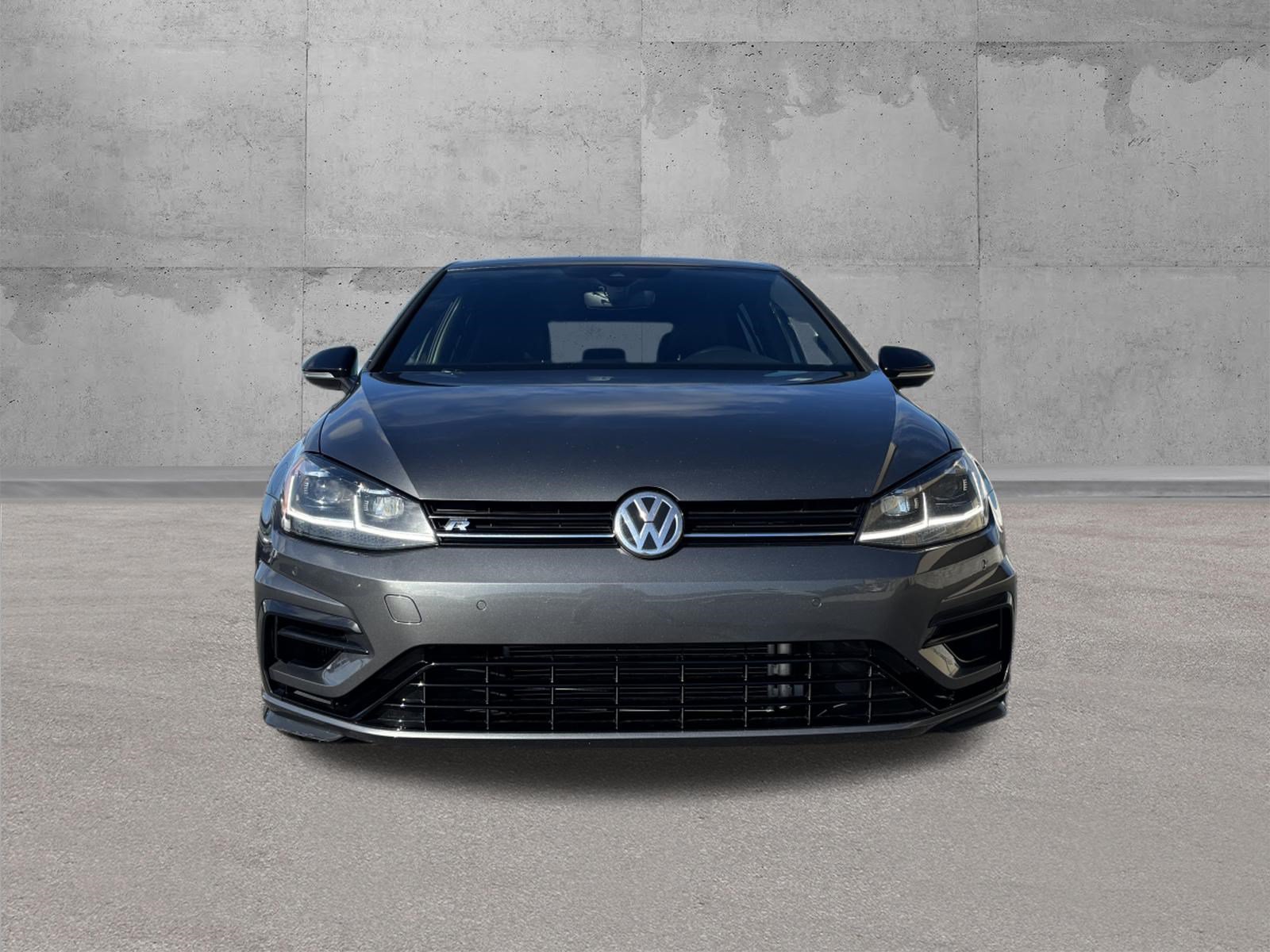 Used 2018 Volkswagen Golf R 4-Door AWD/4WD image 2