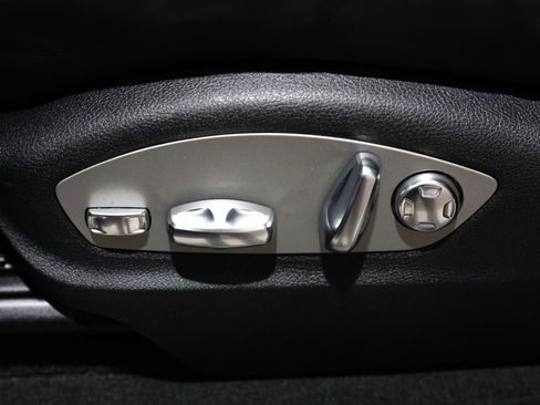 Used 2023 Porsche Macan image 22