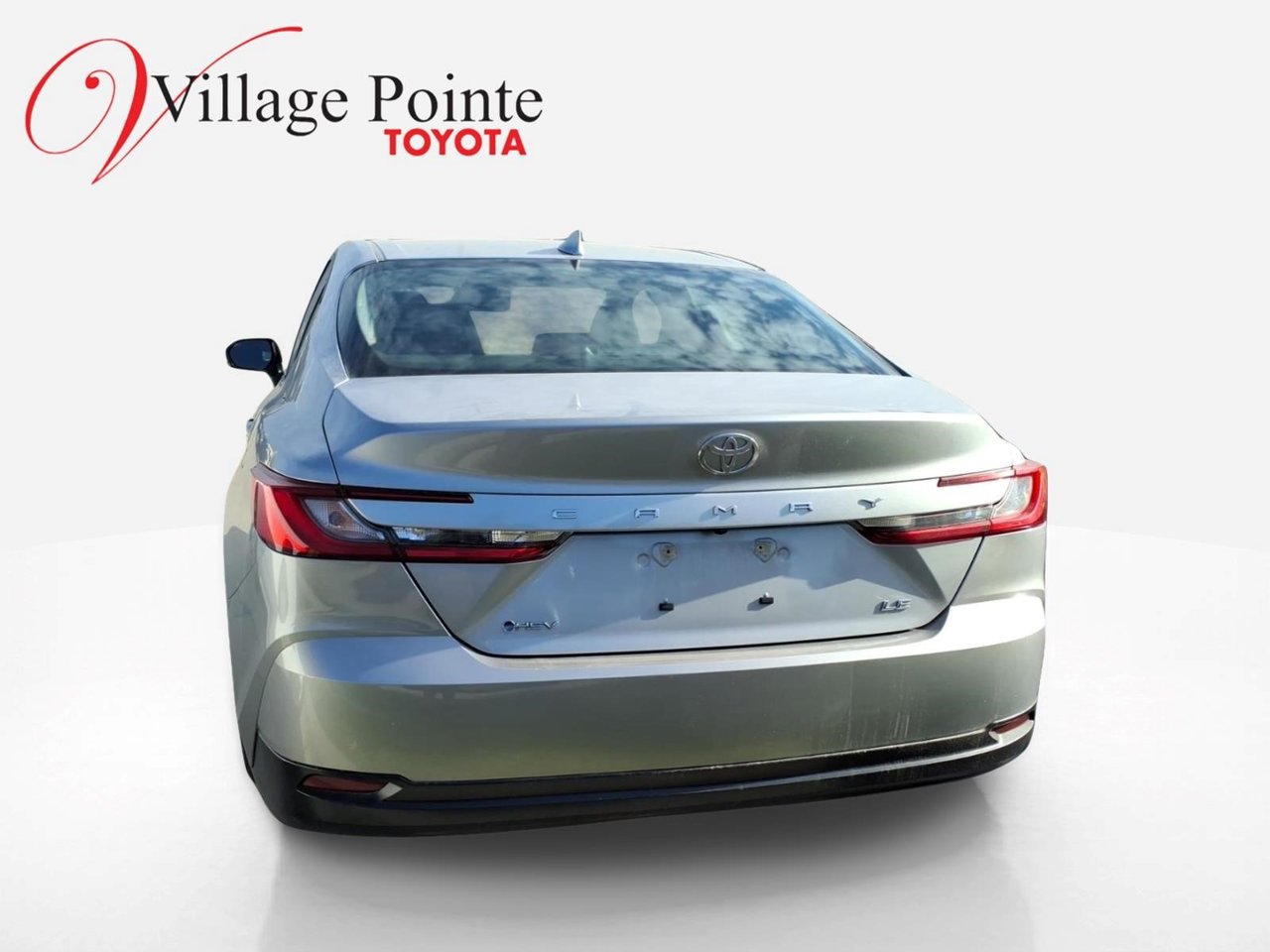 Used 2025 Toyota Camry LE FWD image 3