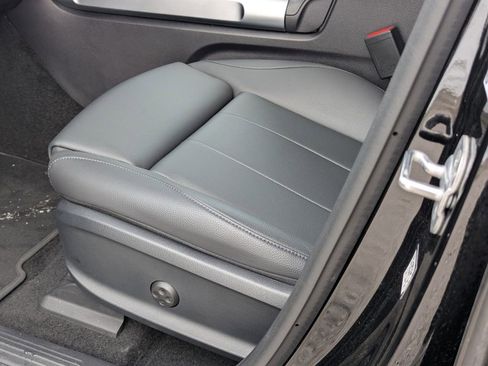 Used 2023 Mercedes-Benz EQB 300 4MATIC image 21