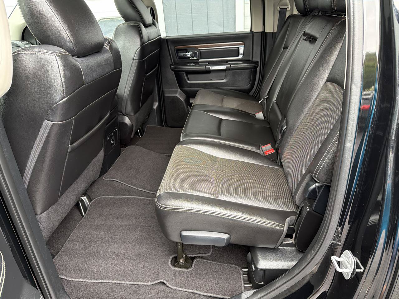 Used 2014 RAM 2500 Laramie w/ Black Appearance Group AWD/4WD image 10