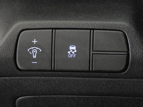 Certified 2025 Hyundai Elantra Sport FWD image 33