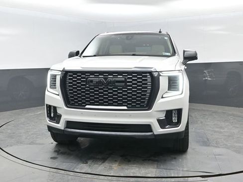 Used 2021 GMC Yukon Denali w/ Denali Premium Package image 24